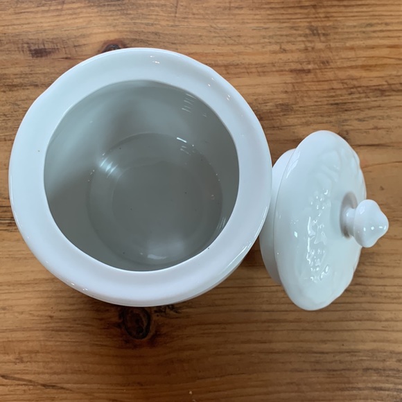 Gibson designs Fruit Creamer and Sugar bowl with lid - Picture 5 of 8